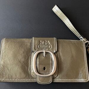 Very Cute Vintage Coach Bleeker Gray Patent Leather Wallet/Wristlet. Orig. Owner